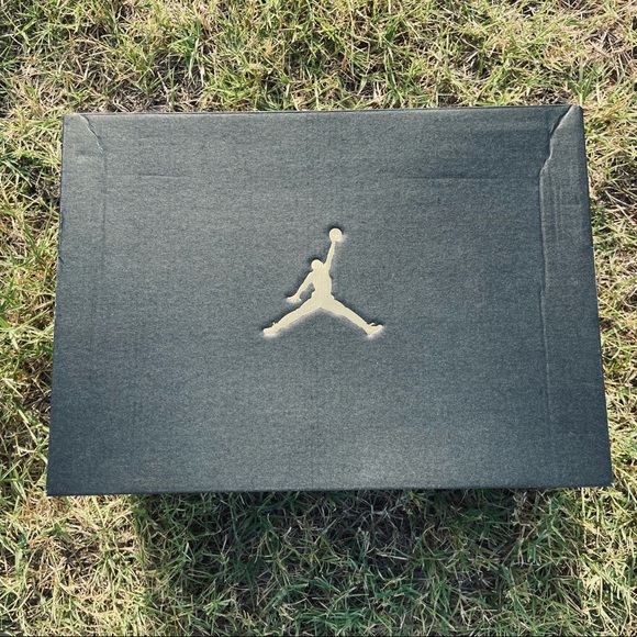 Air Jordan 1 Low - Picture 9 of 10